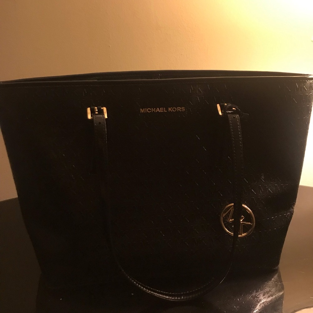 Micheal Kors tote Black